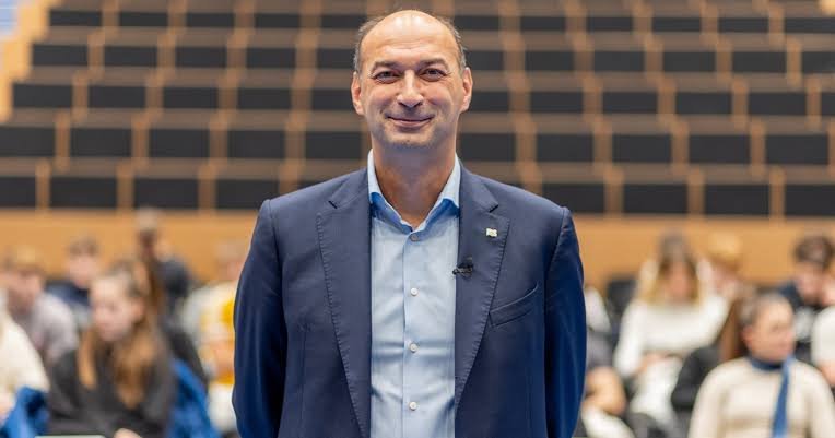 Újabb öt évre lett a TF rektora Sterbencz Tamás
